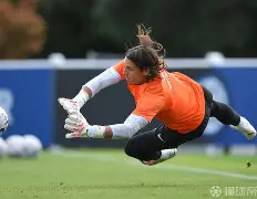 集结日AC米兰备战国王杯广厦男篮更衣室发声备战英超，网友：今晨皇家社会备战中超的简单介绍